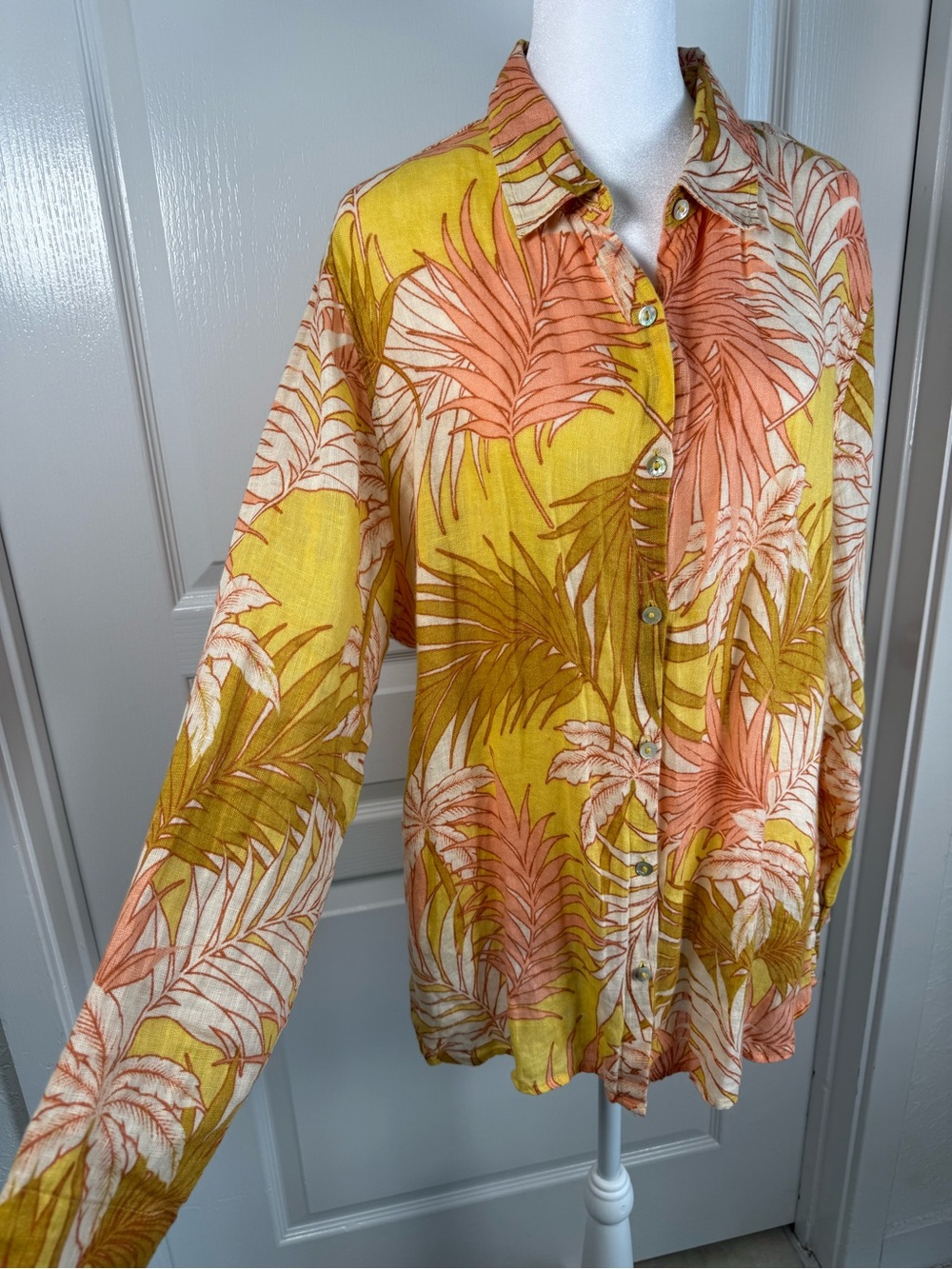 Tahari Linen Button-Up Shirt in Yellow & Coral size L (062) - Picture 2 of 6